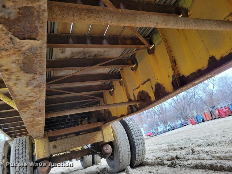 image for item DO4194 1997 Transcraft Eagle W2 50XI02  flatbed trailer