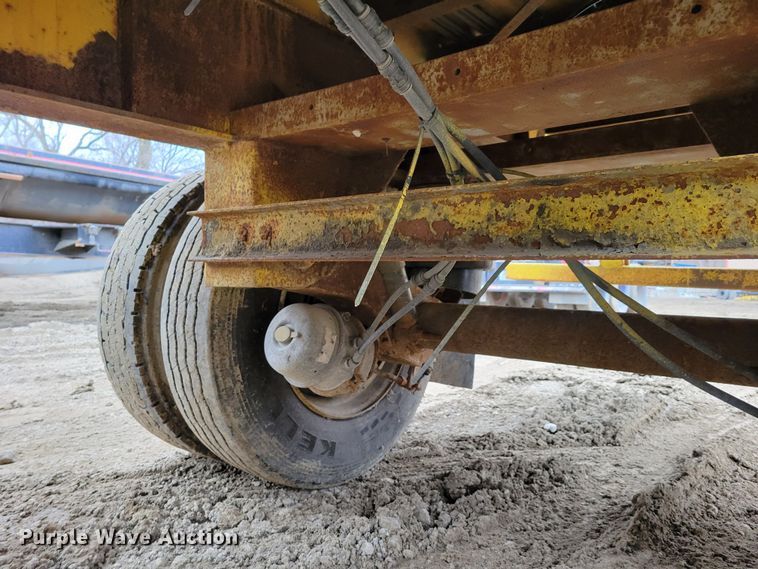 image for item DO4194 1997 Transcraft Eagle W2 50XI02  flatbed trailer