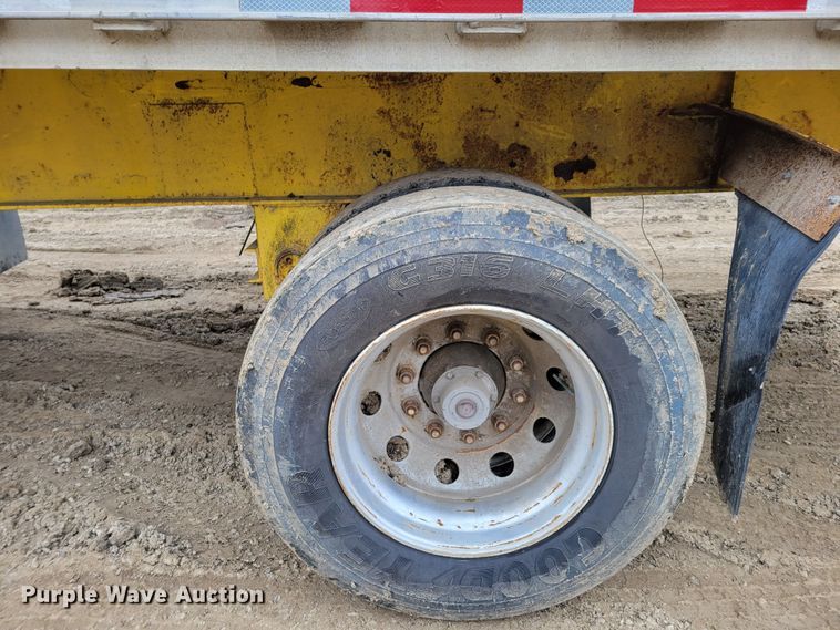 image for item DO4194 1997 Transcraft Eagle W2 50XI02  flatbed trailer