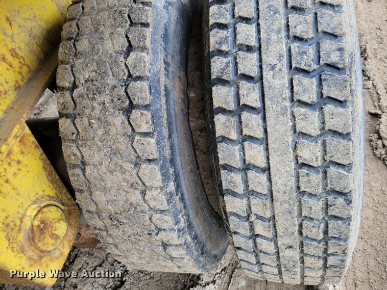 image for item DO4194 1997 Transcraft Eagle W2 50XI02  flatbed trailer