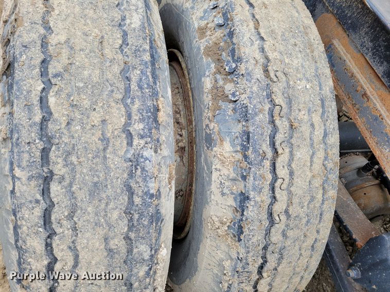 image for item DO4195 1990 Reinke  container trailer