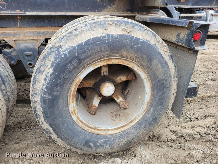 image for item DO4195 1990 Reinke  container trailer