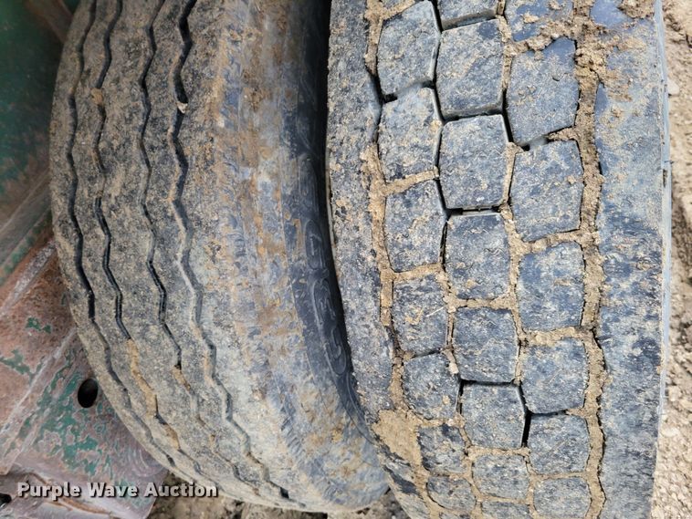 image for item DO4197 1998 Fontaine FTW-5-8048SLAWK  flatbed trailer