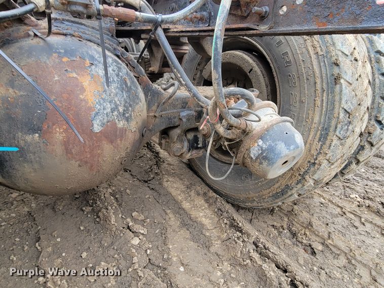 image for item DO4198 2005 International 7400  truck cab and chassis