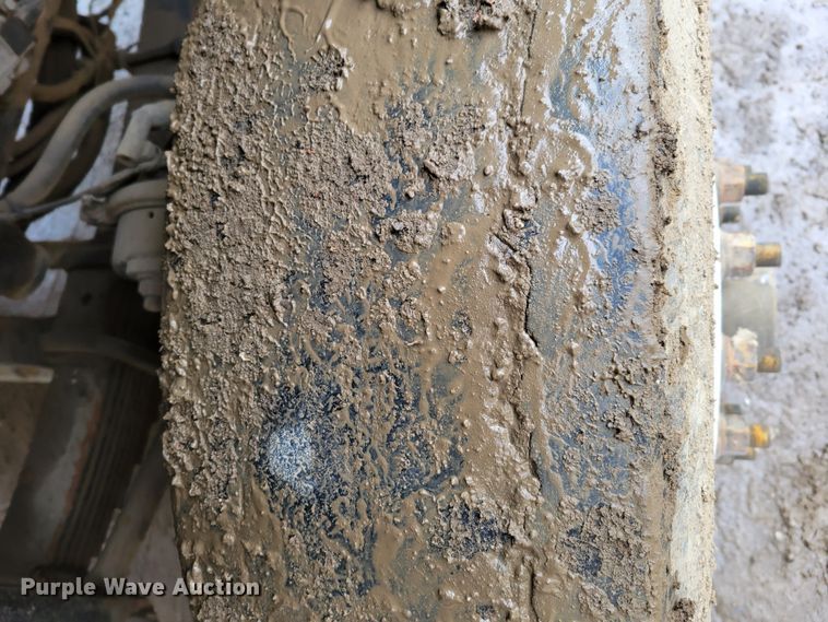 image for item DO4198 2005 International 7400  truck cab and chassis