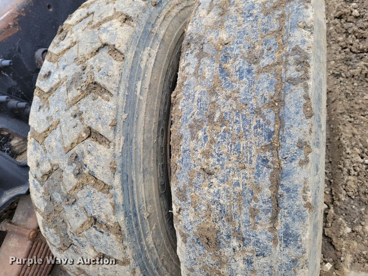 image for item DO4198 2005 International 7400  truck cab and chassis