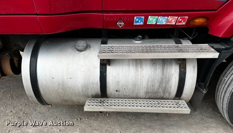 image for item DQ1994 2008 International ProStar  semi truck