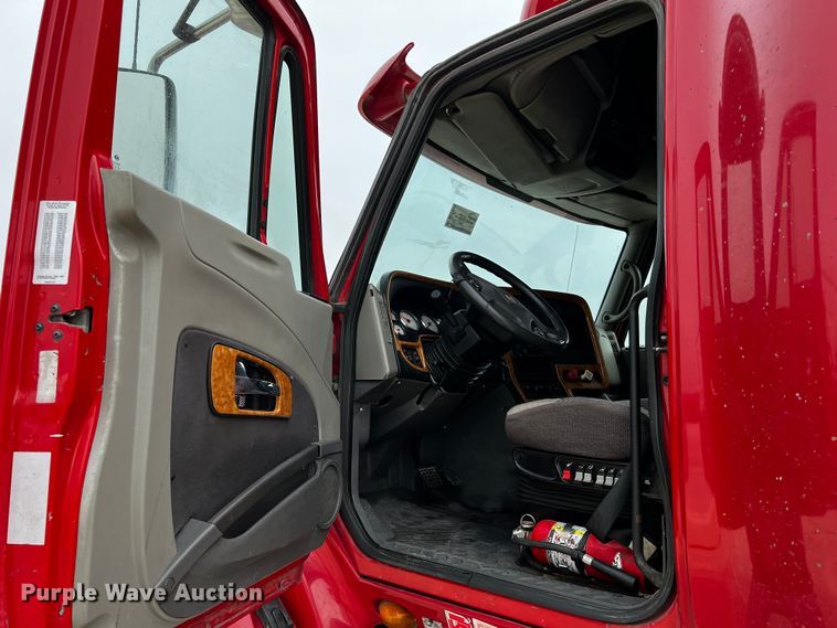 image for item DQ1994 2008 International ProStar  semi truck