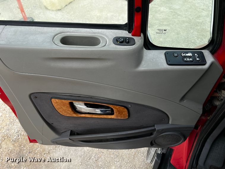 image for item DQ1994 2008 International ProStar  semi truck