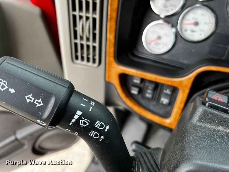 image for item DQ1994 2008 International ProStar  semi truck