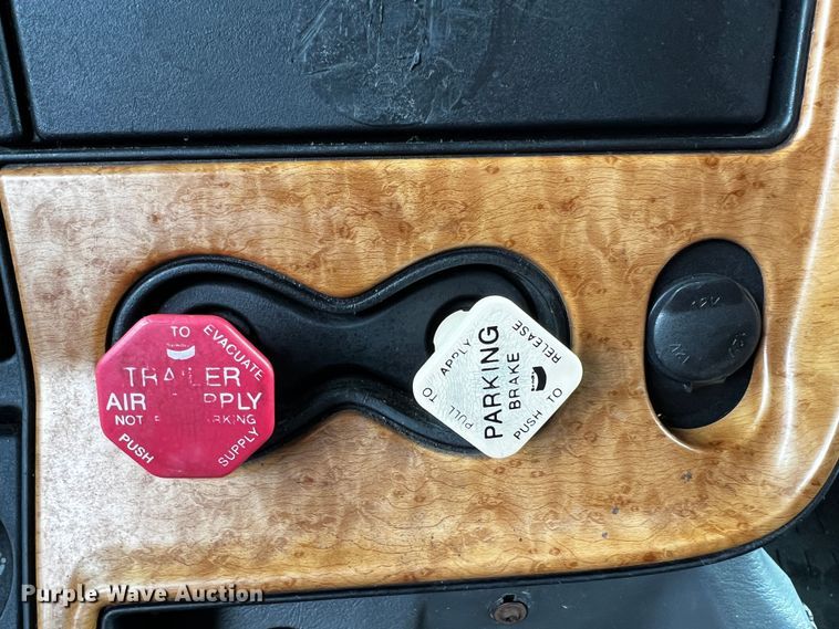 image for item DQ1994 2008 International ProStar  semi truck