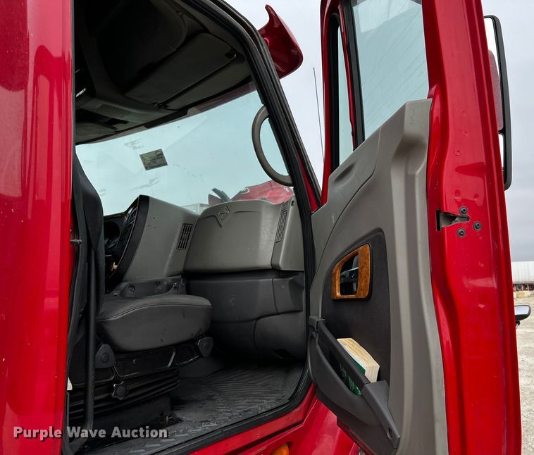 image for item DQ1994 2008 International ProStar  semi truck