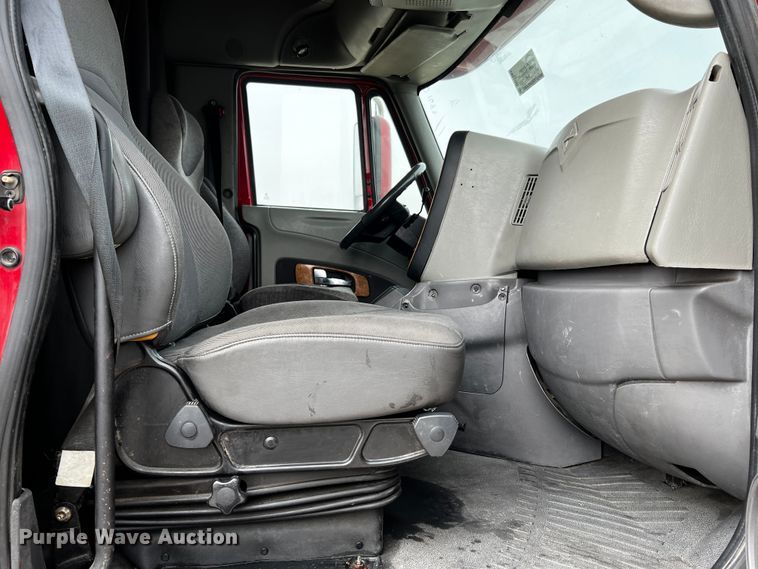 image for item DQ1994 2008 International ProStar  semi truck