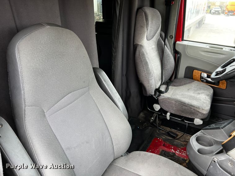 image for item DQ1994 2008 International ProStar  semi truck