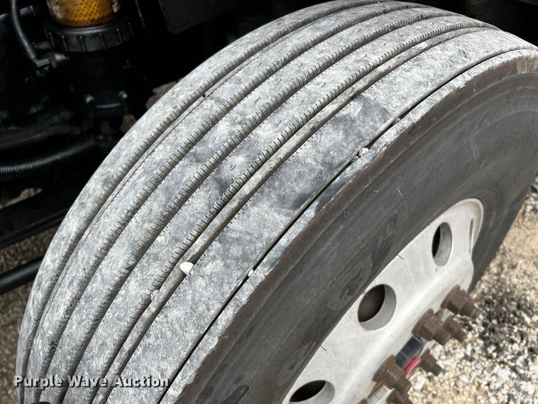 image for item DQ1994 2008 International ProStar  semi truck