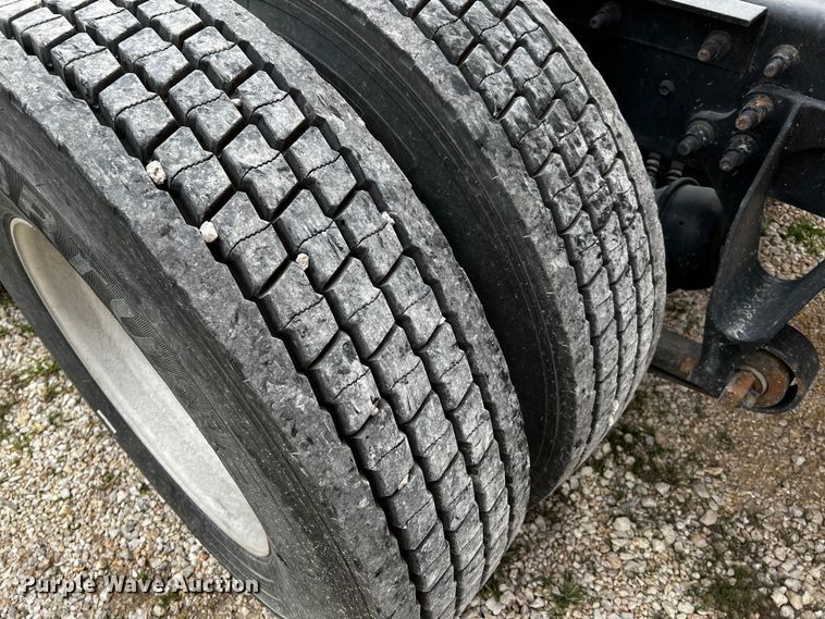 image for item DQ1994 2008 International ProStar  semi truck