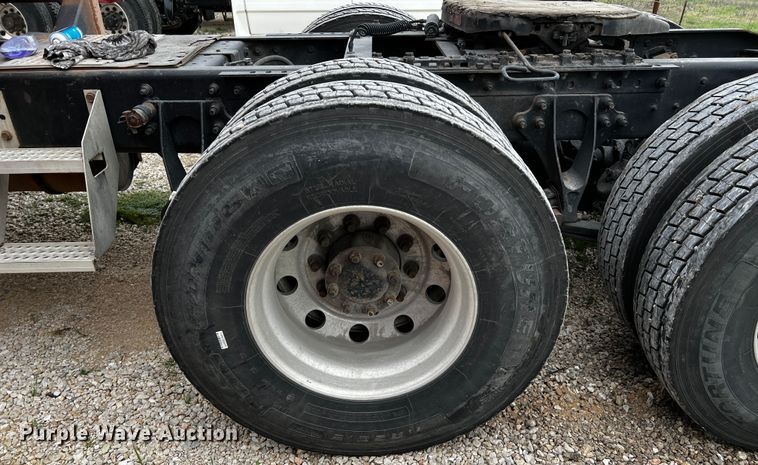 image for item DQ1994 2008 International ProStar  semi truck