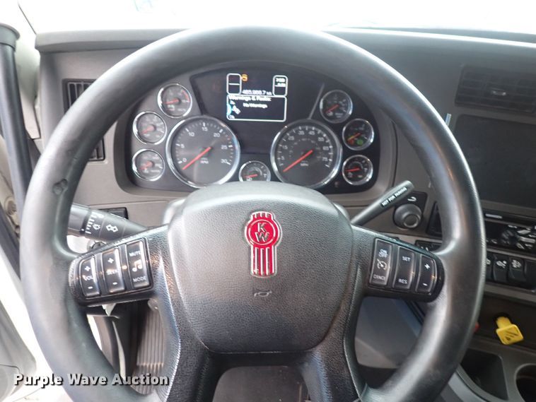 image for item DQ5036 2018 Kenworth T680  semi truck