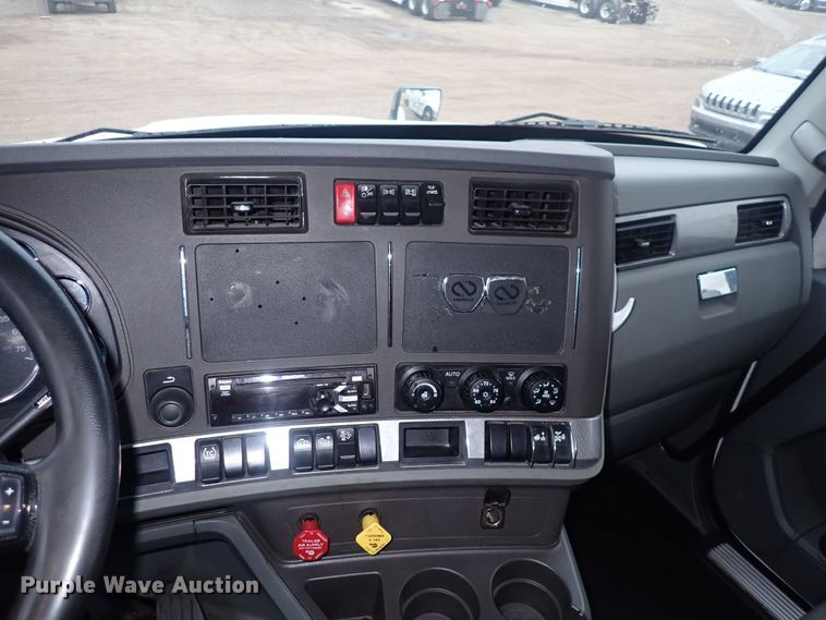 image for item DQ5036 2018 Kenworth T680  semi truck