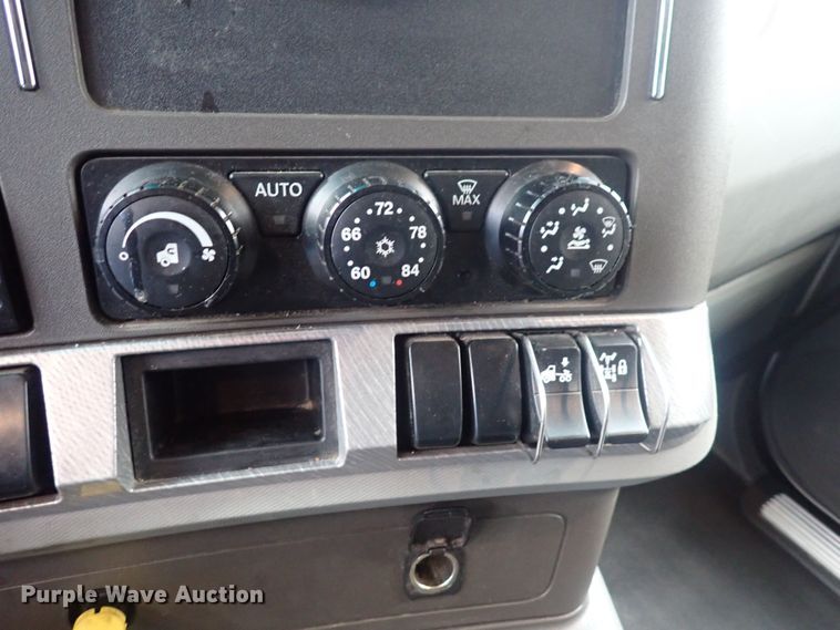 image for item DQ5036 2018 Kenworth T680  semi truck