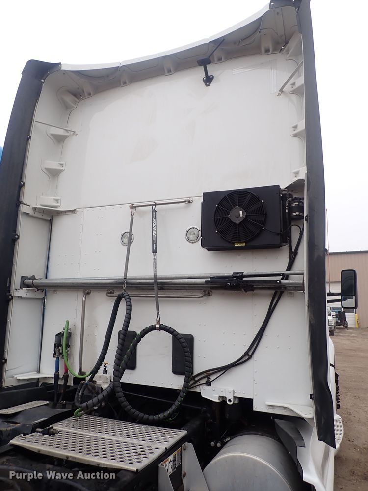 image for item DQ5036 2018 Kenworth T680  semi truck