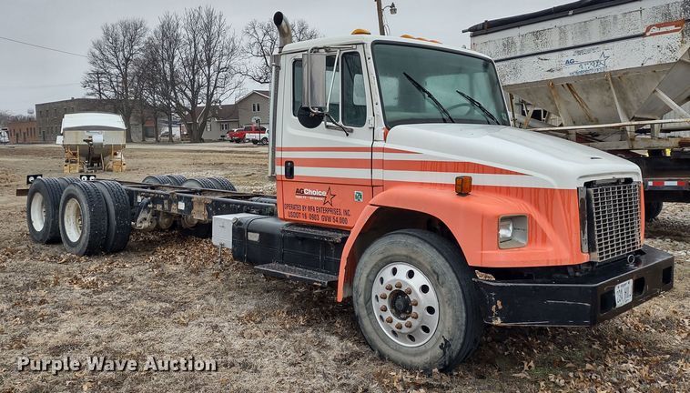 image for item DR8179 1997 Freightliner FL80  truck cab and chassis