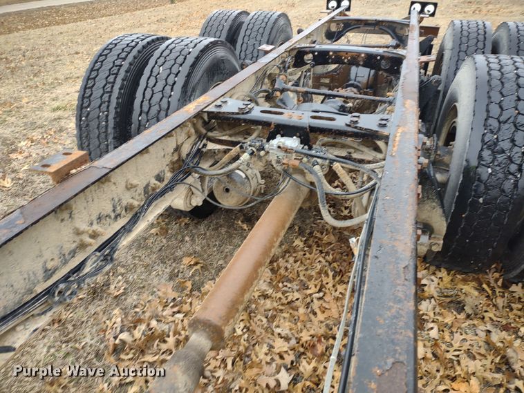 image for item DR8179 1997 Freightliner FL80  truck cab and chassis