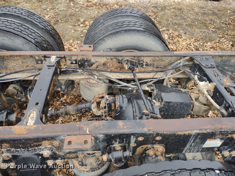 image for item DR8179 1997 Freightliner FL80  truck cab and chassis