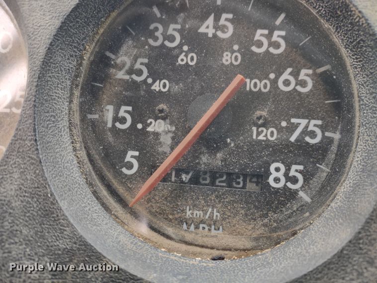 image for item DR8179 1997 Freightliner FL80  truck cab and chassis