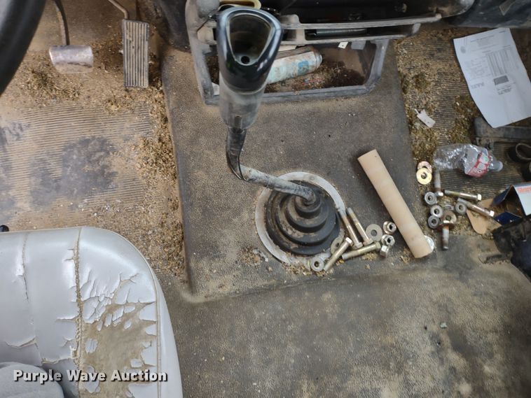 image for item DR8179 1997 Freightliner FL80  truck cab and chassis