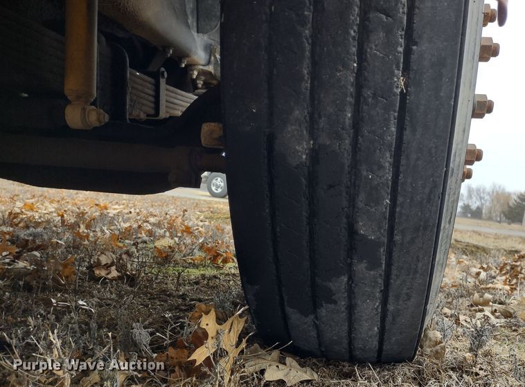 image for item DR8179 1997 Freightliner FL80  truck cab and chassis