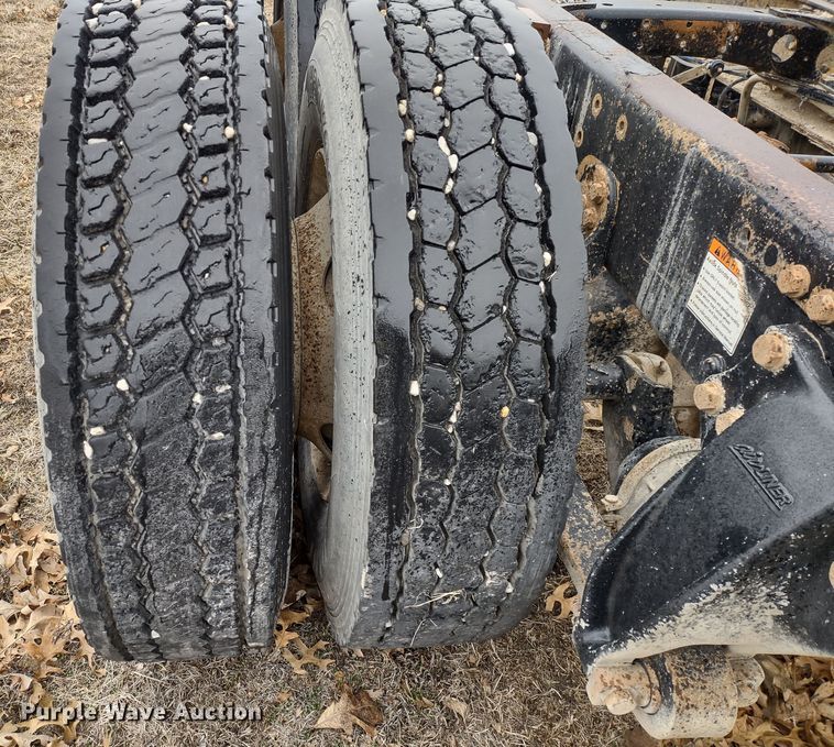 image for item DR8179 1997 Freightliner FL80  truck cab and chassis