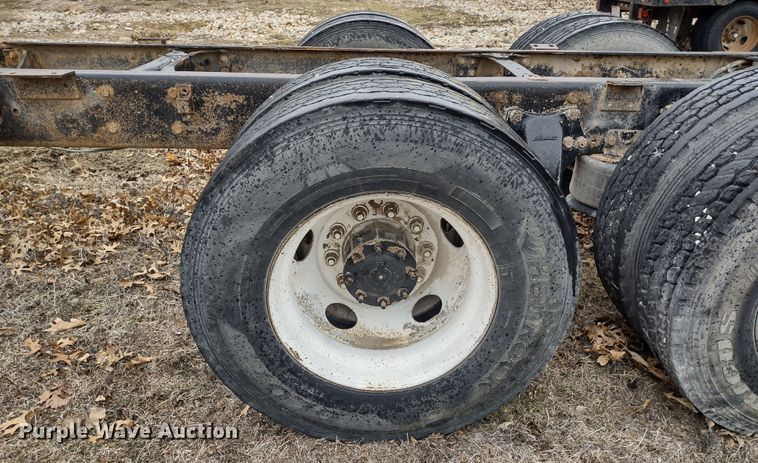 image for item DR8179 1997 Freightliner FL80  truck cab and chassis