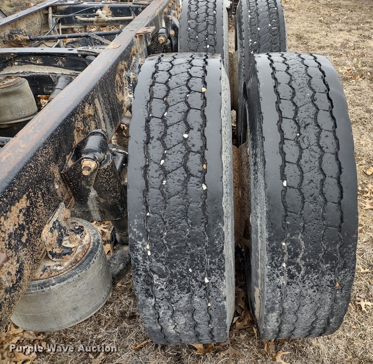 image for item DR8179 1997 Freightliner FL80  truck cab and chassis