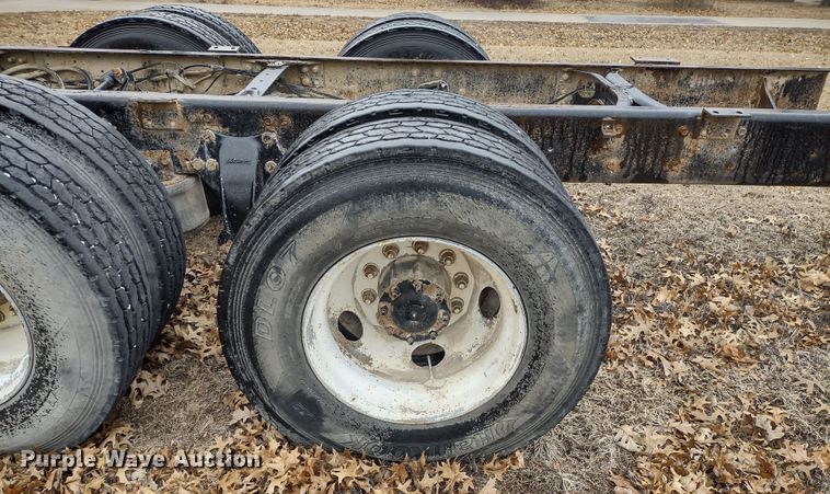 image for item DR8179 1997 Freightliner FL80  truck cab and chassis