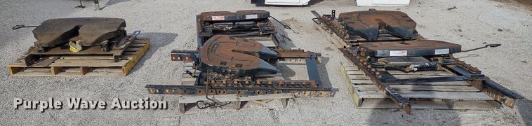 image for item DR8236 (5) Fontaine fifth wheel plates