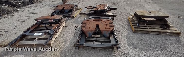 image for item DR8236 (5) Fontaine fifth wheel plates