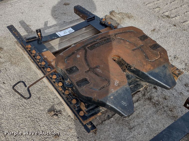 image for item DR8236 (5) Fontaine fifth wheel plates