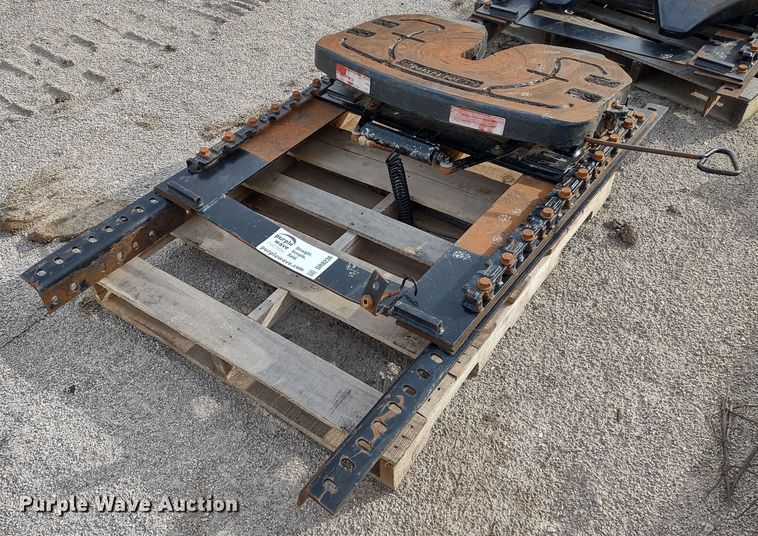 image for item DR8236 (5) Fontaine fifth wheel plates