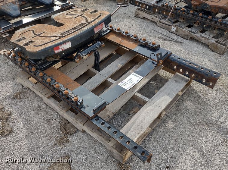 image for item DR8236 (5) Fontaine fifth wheel plates