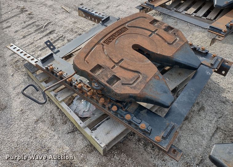 image for item DR8236 (5) Fontaine fifth wheel plates