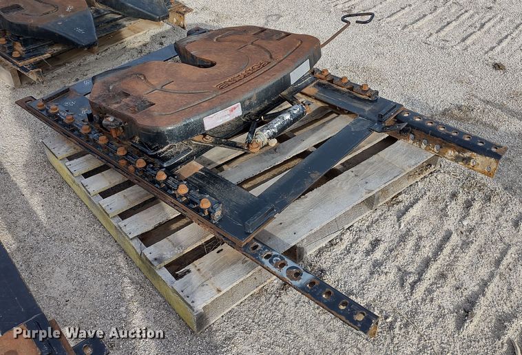 image for item DR8236 (5) Fontaine fifth wheel plates