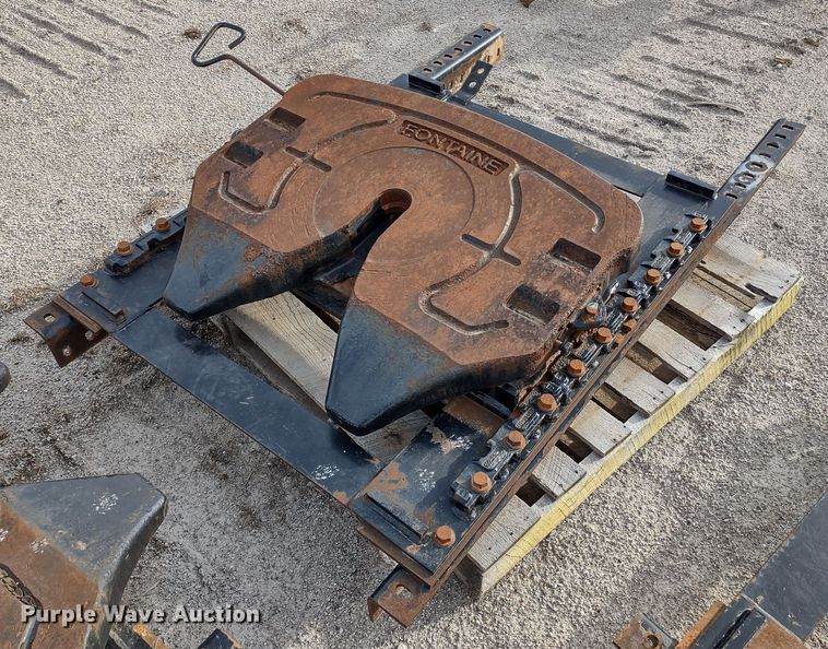 image for item DR8236 (5) Fontaine fifth wheel plates