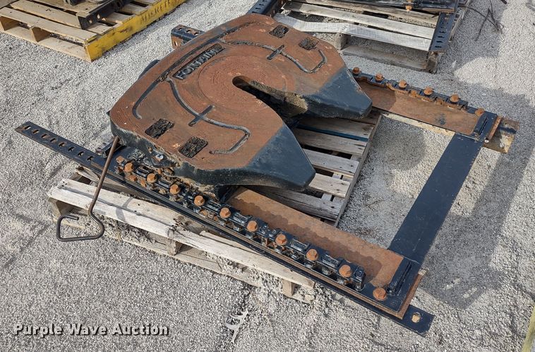 image for item DR8236 (5) Fontaine fifth wheel plates