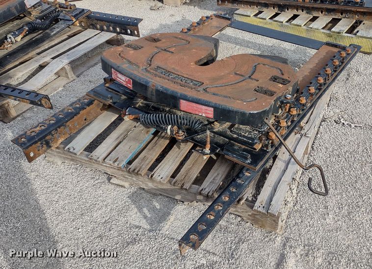 image for item DR8236 (5) Fontaine fifth wheel plates