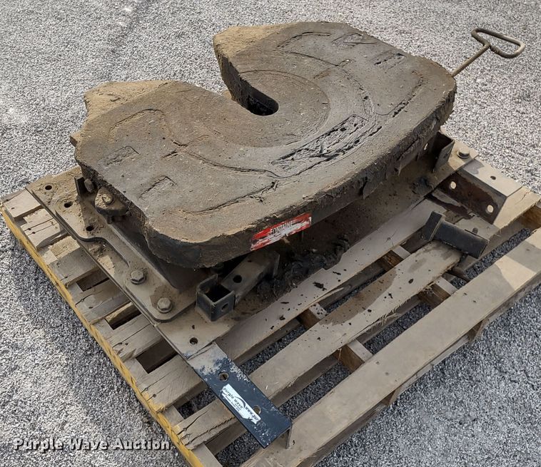 image for item DR8236 (5) Fontaine fifth wheel plates