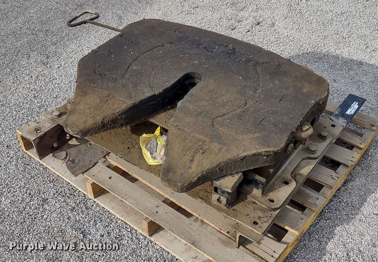 image for item DR8236 (5) Fontaine fifth wheel plates