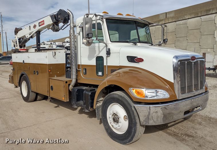 image for item DR8240 2006 Peterbilt 335 utility / service truck