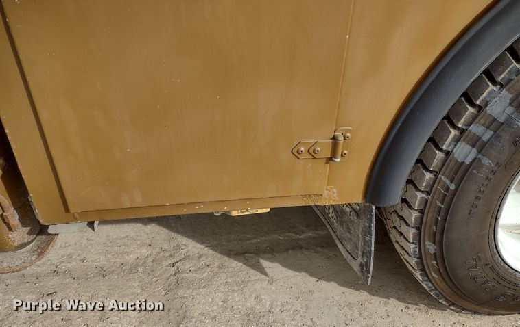 image for item DR8240 2006 Peterbilt 335 utility / service truck