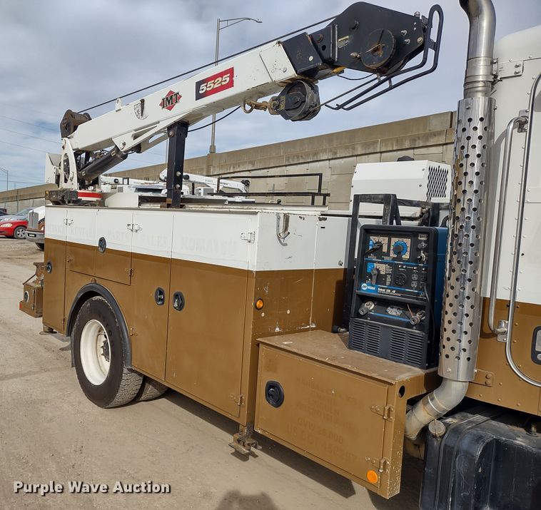 image for item DR8240 2006 Peterbilt 335 utility / service truck